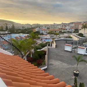 https://el-los-cristianos-tenerife.in-canary-islands.com
